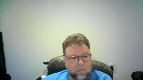 Snapshot of mister_happy567 chatting on October 15, 7:08 am Mr. Happy online show from October 15, 7:08 am