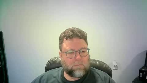 Snapshot of mister_happy567 chatting on November 25, 6:46 am Mr. Happy online show from November 25, 6:46 am