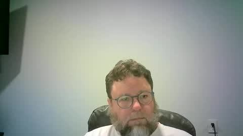 Snapshot of mister_happy567 chatting on December 21, 5:58 am Mr. Happy online show from December 21, 5:58 am