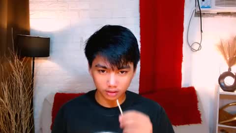 Snapshot of mister_officer chatting on December 6, 5:20 am SAINT SACHI  will make your day  online show from December 6, 5:20 am