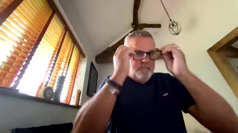 Snapshot of misterblivs chatting on June 7, 1:59 pm Misterblivs online show from June 7, 1:59 pm