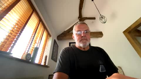 Snapshot of misterblivs chatting on July 13, 8:28 am Misterblivs online show from July 13, 8:28 am