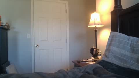 Snapshot of misterbret chatting on January 28, 3:35 pm misterbret online show from January 28, 3:35 pm