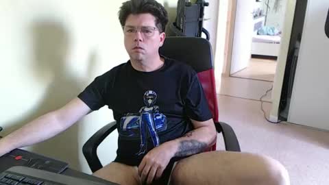 mistercoeur online show from April 7, 2:28 pm