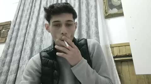 MisteriosoXragazzoX online show from November 23, 5:40 am