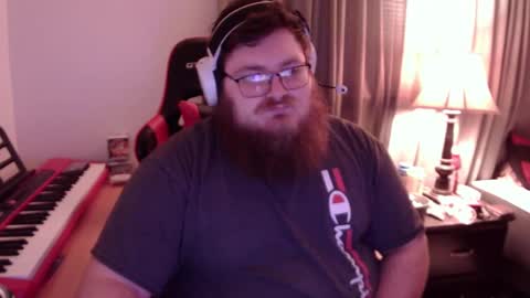 Snapshot of mistermac935 chatting on February 11, 7:44 am mistermac935 online show from February 11, 7:44 am