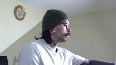 Snapshot of misternocturne chatting on December 4, 4:05 pm misternocturne online show from December 4, 4:05 pm