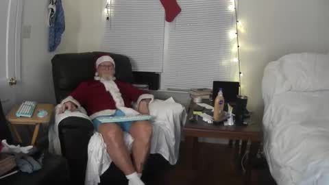 Snapshot of mistersilver60 chatting on December 23, 3:26 am Mr. Loves online show from December 23, 3:26 am