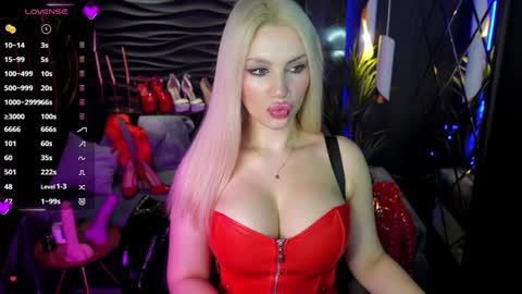 Snapshot of mistress_darsy chatting on December 2, 5:59 am Darsy online show from December 2, 5:59 am