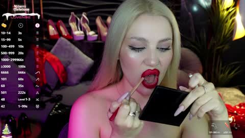 Snapshot of mistress_darsy chatting on December 23, 5:22 pm Darsy online show from December 23, 5:22 pm