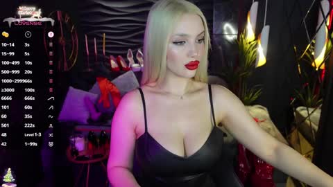 Snapshot of mistress_darsy chatting on December 26, 8:00 pm Darsy online show from December 26, 8:00 pm