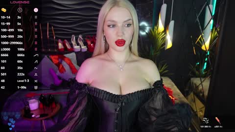Snapshot of mistress_darsy chatting on January 19, 5:18 pm Darsy online show from January 19, 5:18 pm