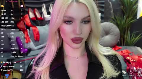 Snapshot of mistress_darsy chatting on February 11, 4:46 pm Darsy online show from February 11, 4:46 pm