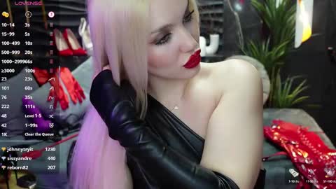 Snapshot of mistress_darsy chatting on February 28, 12:09 pm Darsy online show from February 28, 12:09 pm