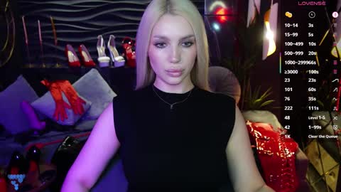Snapshot of mistress_darsy chatting on March 1, 6:03 am Darsy online show from March 1, 6:03 am