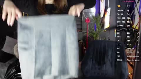 Snapshot of mistress_darsy chatting on September 25, 2:10 pm Darsy online show from September 25, 2:10 pm