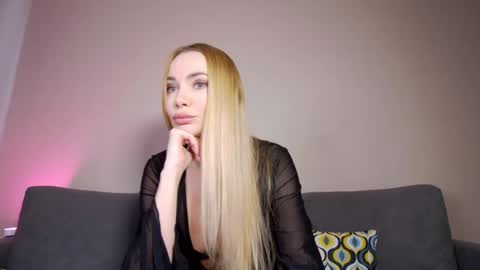 Snapshot of mistress_milana chatting on February 13, 10:44 am Milana online show from February 13, 10:44 am