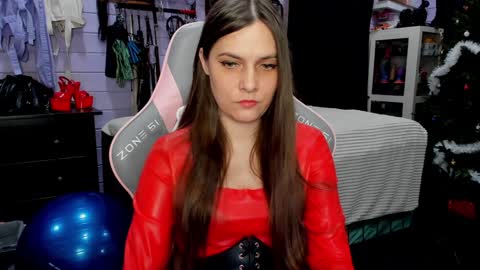 Snapshot of mistress_priest chatting on December 5, 8:11 pm Dirty Priest and Ivi online show from December 5, 8:11 pm