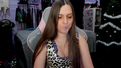 Snapshot of mistress_priest chatting on December 25, 5:26 pm Dirty Priest and Ivi online show from December 25, 5:26 pm