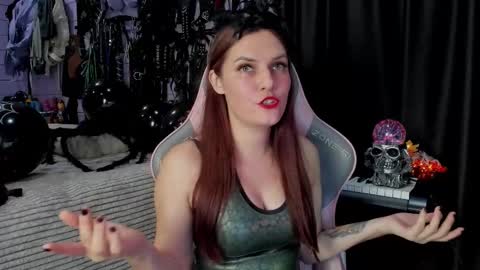 Snapshot of mistress_priest chatting on October 26, 8:59 pm Dirty Priest and Ivi online show from October 26, 8:59 pm