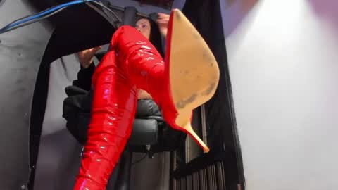 Snapshot of mistressanna_ chatting on July 11, 1:19 am Mistress Anna Alves online show from July 11, 1:19 am