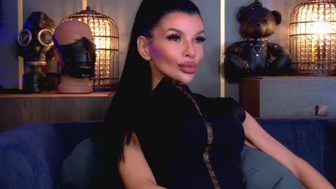 Elenia online show from April 17, 1:14 pm