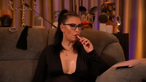 Mistress Kelly online show from September 21, 1:07 am