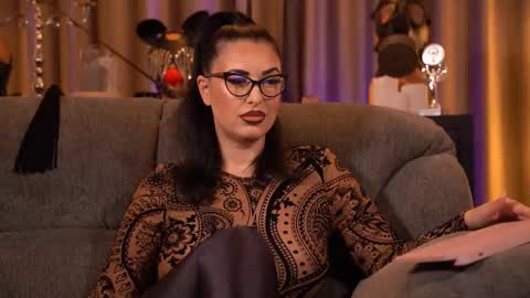 Mistress Kelly online show from January 10, 2:30 pm