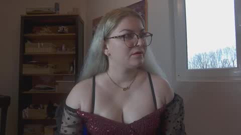 Snapshot of mistressmarlena chatting on February 9, 7:34 am Mistress Marlena online show from February 9, 7:34 am