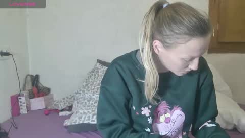 mistressmilly32 online show from December 17, 8:48 pm