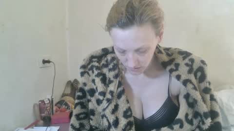 mistressmilly32 online show from April 4, 10:02 am