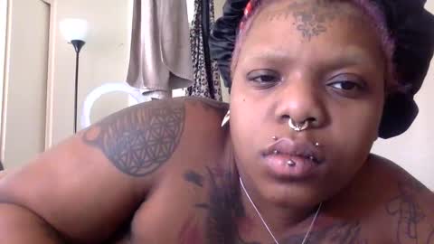 Snapshot of mistressmystii chatting on December 8, 5:55 pm Mistress Mystii online show from December 8, 5:55 pm