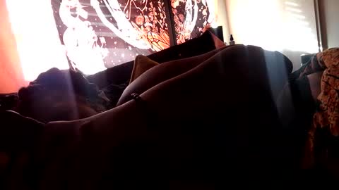 Snapshot of mistressmystii chatting on December 10, 4:27 pm Mistress Mystii online show from December 10, 4:27 pm