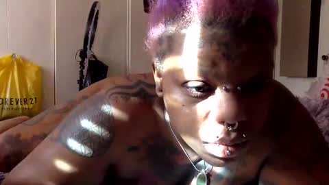 Snapshot of mistressmystii chatting on December 19, 8:23 pm Mistress Mystii online show from December 19, 8:23 pm