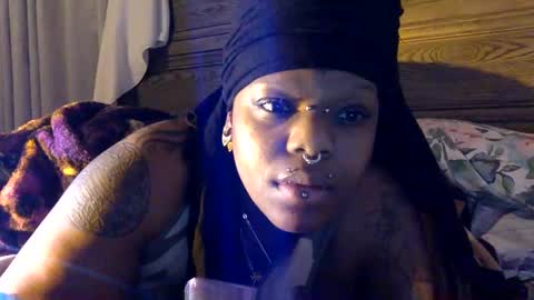 Snapshot of mistressmystii chatting on December 30, 2:31 am Mistress Mystii online show from December 30, 2:31 am