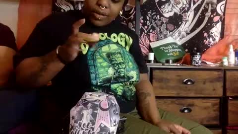 Snapshot of mistressmystii chatting on January 16, 3:56 am Mistress Mystii online show from January 16, 3:56 am