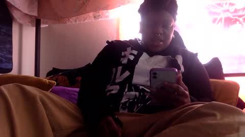 Snapshot of mistressmystii chatting on January 17, 6:44 pm Mistress Mystii online show from January 17, 6:44 pm