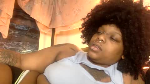 Snapshot of mistressmystii chatting on February 7, 12:31 am Mistress Mystii online show from February 7, 12:31 am