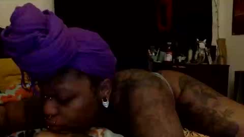 Snapshot of mistressmystii chatting on October 7, 2:42 am Mistress Mystii online show from October 7, 2:42 am