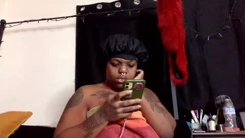 Snapshot of mistressmystii chatting on October 12, 5:28 am Mistress Mystii online show from October 12, 5:28 am