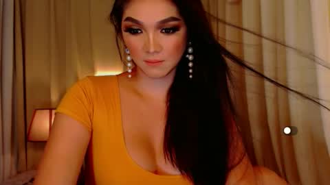 Leah online show from April 9, 9:31 pm