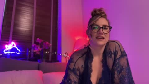 Snapshot of mistresssx chatting on December 2, 2:34 pm Miss X online show from December 2, 2:34 pm