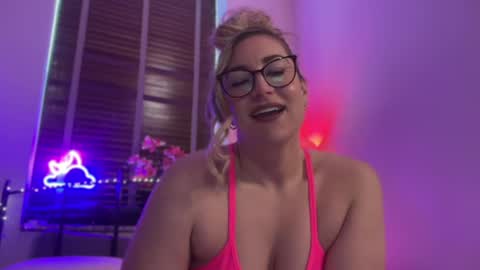 Snapshot of mistresssx chatting on June 2, 2:30 pm Miss X online show from June 2, 2:30 pm