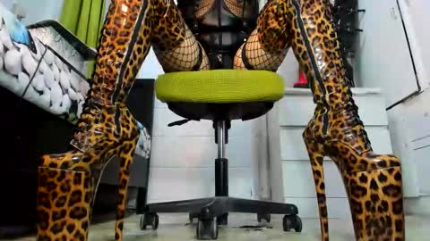 Tiffany online show from April 14, 12:49 am