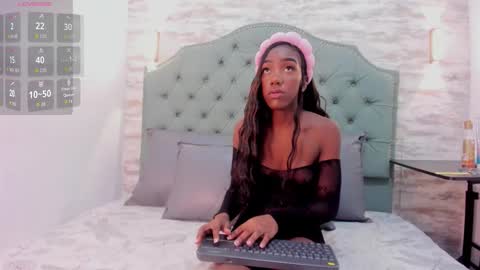 Snapshot of mistt_miaa chatting on September 14, 12:26 pm mistt_miaa online show from September 14, 12:26 pm