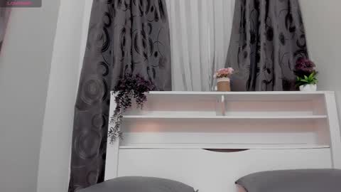 Snapshot of mistt_miaa chatting on October 3, 8:50 pm mistt_miaa online show from October 3, 8:50 pm