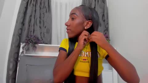 Snapshot of mistt_miaa chatting on October 5, 12:25 pm mistt_miaa online show from October 5, 12:25 pm