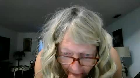 Snapshot of mistygoodslut chatting on July 7, 12:31 pm mistygoodslut online show from July 7, 12:31 pm