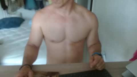 Snapshot of mitcheli chatting on May 4, 1:51 pm Onlyfans online show from May 4, 1:51 pm