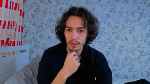 MitchelKors online show from April 9, 1:49 pm